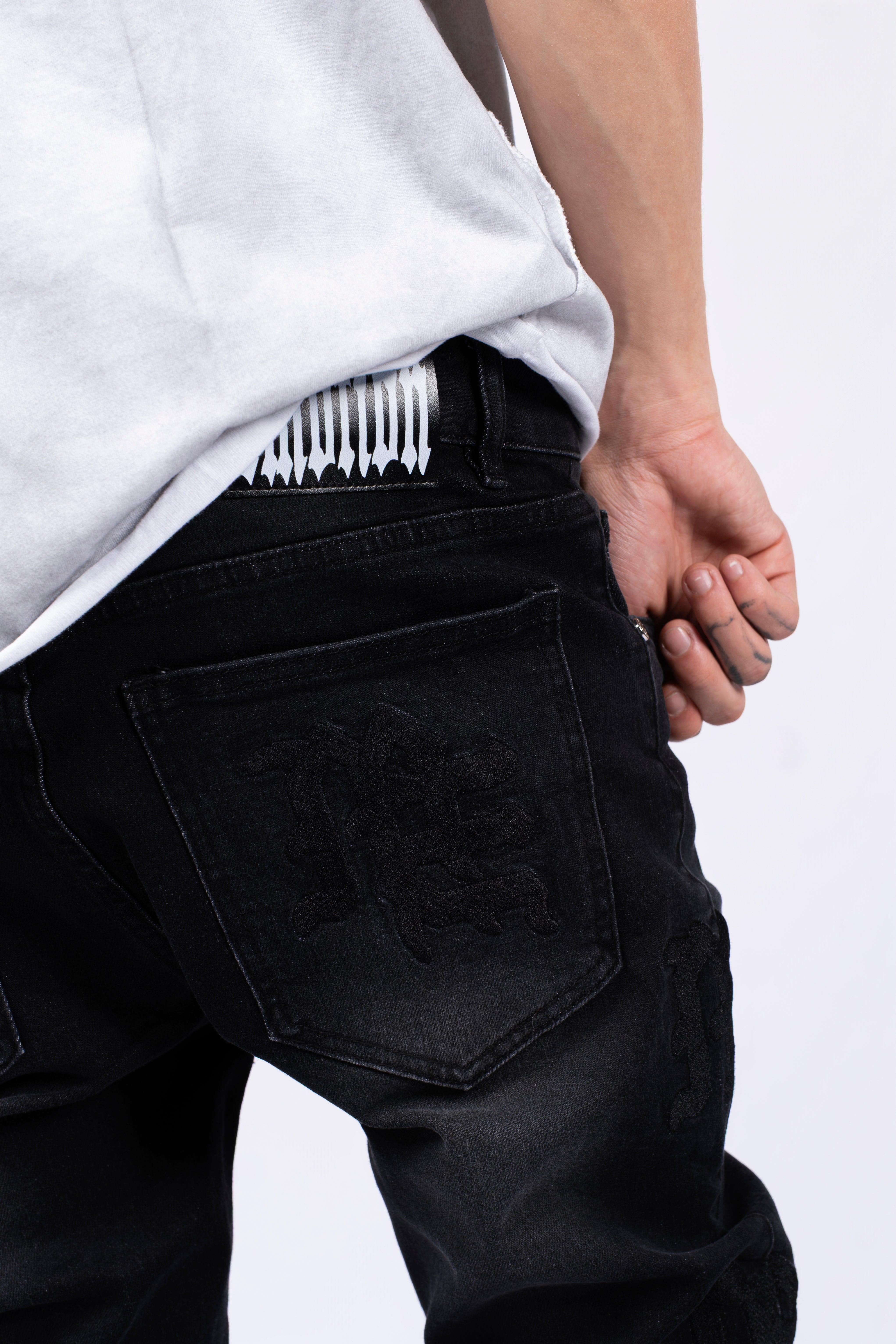 Y2K Street Style Black Wash Distressed Straight‑Fit Destroyed Denim Pants