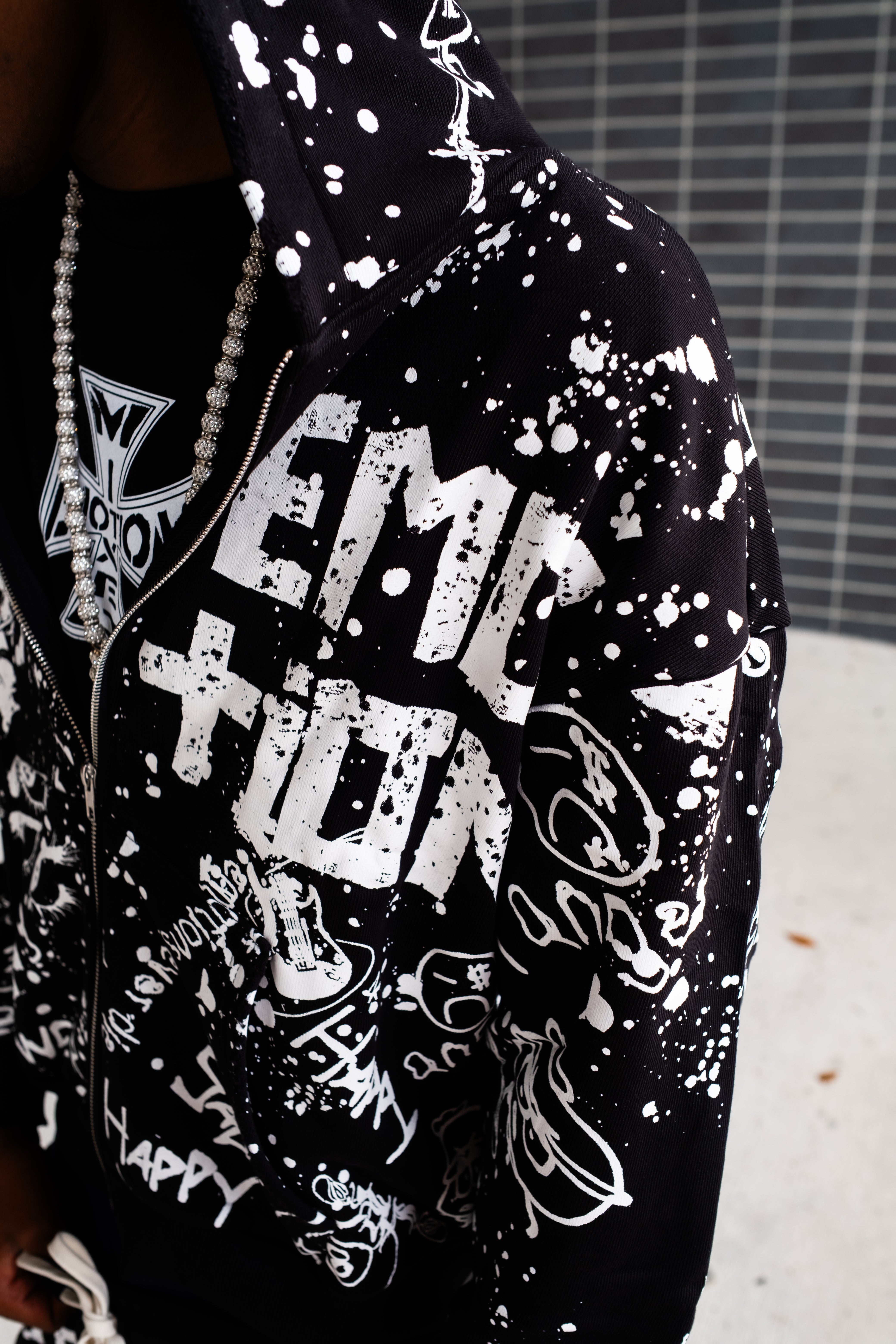 Vintage Graffiti Emotion Print Zip‑Up Hoodie Loose Fit Black Street‑wear Hooded Sweatshirt