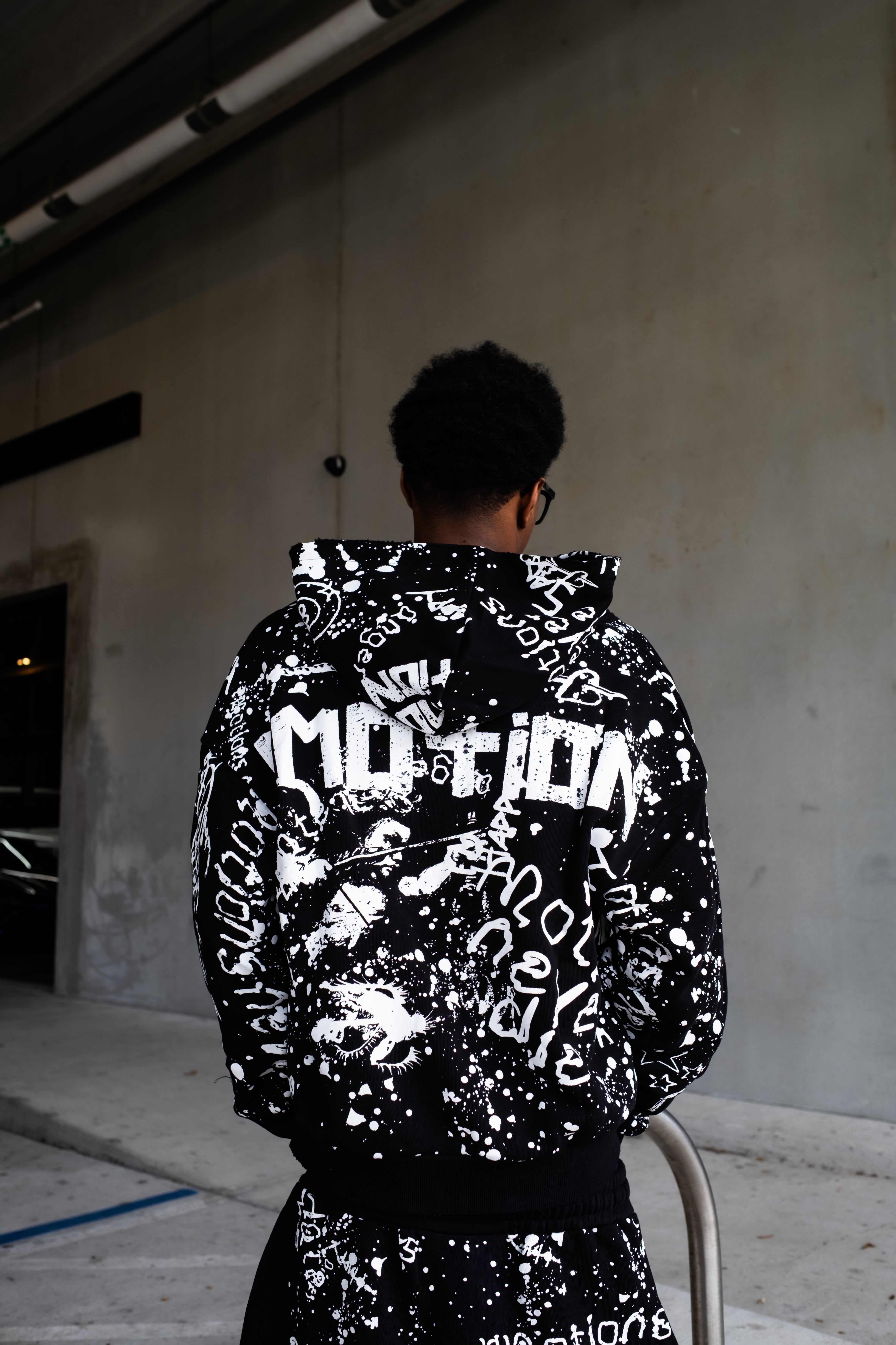 Vintage Graffiti Emotion Print Zip‑Up Hoodie Loose Fit Black Street‑wear Hooded Sweatshirt