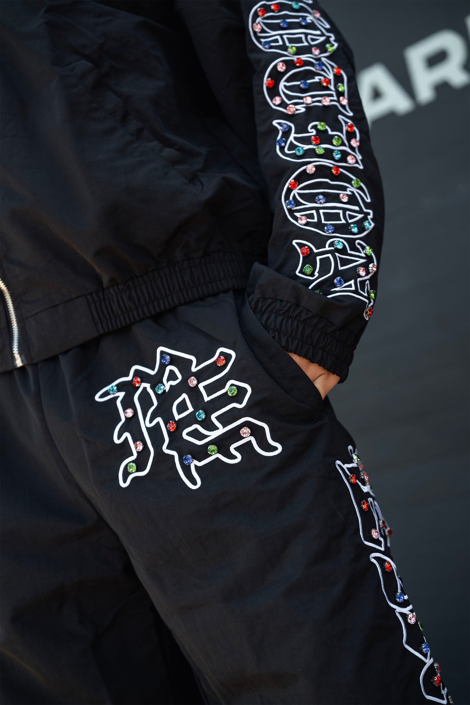 Black Colorful Graffiti Embroidered Cargo Pants Men Streetwear Loose Wide Leg Pants
